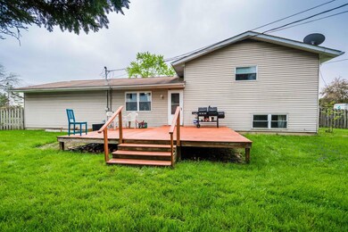 007-Backyard Center-