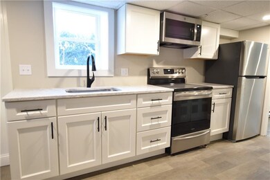 202 Bayview Ave unit A, Bristol, RI 02809 - photo 2