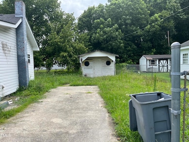 401 E Railroad St, Robersonville, NC 27871 - photo 4