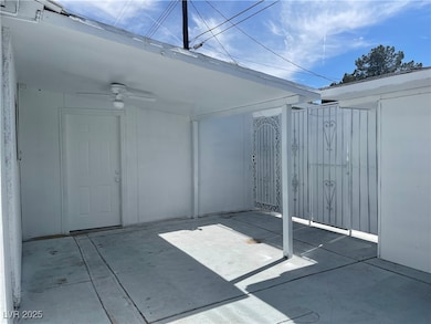 5171 Reeder Cir unit C, Las Vegas, NV 89119 - photo 2