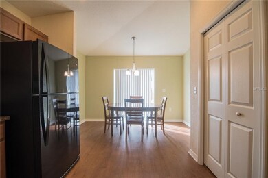 Eat-in kitchen space