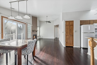 1964 N Coldspring Rd unit 52, Arlington Heights, IL 60004 - photo 7