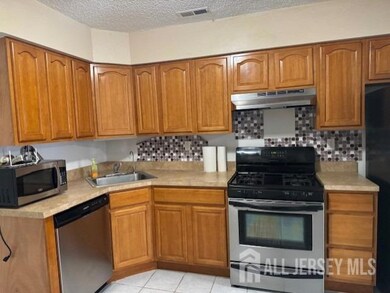 51 Colleen Ct unit 51, Kendall Park, NJ 08824 - photo 2