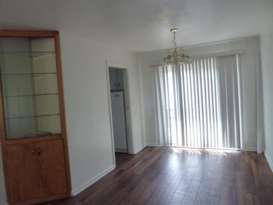 Dining Room<|>Public<|>