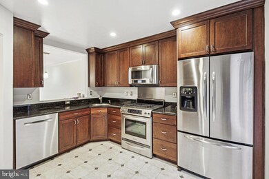 1804 9th St S unit E, Arlington, VA 22204 - photo 3