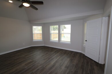 1208 Filly Creek Dr, Alvin, TX 77511 - photo 4