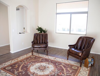 Frontroom1