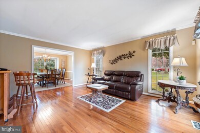 8037 Crest Rd, Laurel, MD 20723 - photo 4