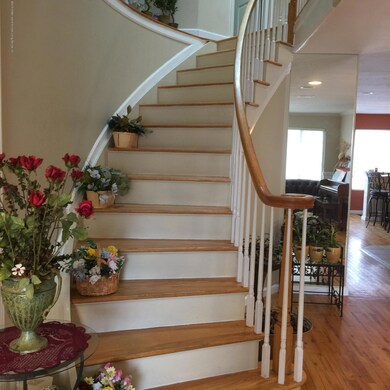 45 Chesterfield Ln, Staten Island, NY 10314 - photo 7