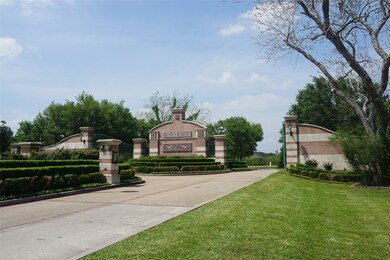 22115 Meadowhurst Cir, Tomball, TX 77377 - photo 2