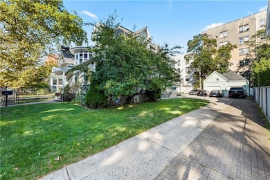 235 E 19th St, Brooklyn, NY 11226 - photo 4