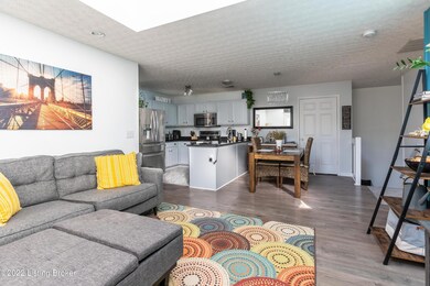 8537 Grand Neptune Dr unit 2001, Louisville, KY 40228 - photo 7