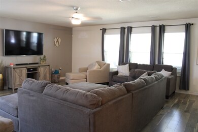 9953 Kingfisher Dr, Conroe, TX 77385 - photo 4