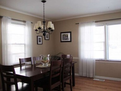 118 N Pierce Ave, Wheaton, IL 60187 - photo 4