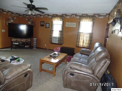 105 E Ross St, Danville, OH 43014 - photo 5