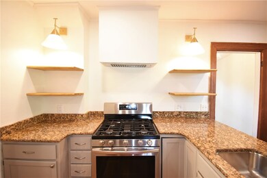 19 Bedlow Ave, Newport, RI 02840 - photo 5