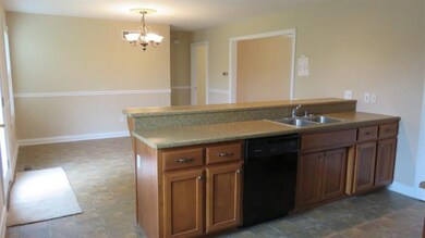 135 Lakeland Dr, Harrodsburg, KY 40330 - photo 6