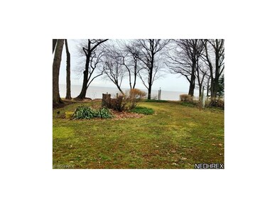 5579 E Lake Rd, Sheffield Lake, OH 44054 - photo 4