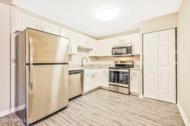 6511 Anvers Blvd S, Jacksonville, FL 32210 - photo 4