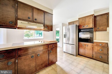 568 Mccarty Dr, Furlong, PA 18925 - photo 7