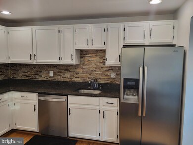 13851 Laura Ratcliff Ct, Centreville, VA 20121 - photo 3