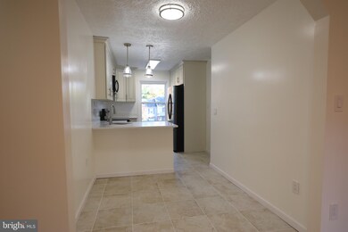 2104 N Anvil Ln, Temple Hills, MD 20748 - photo 7