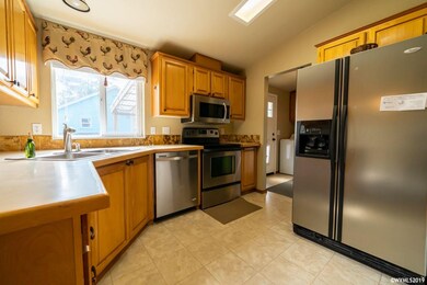 182 9th St, Lyons, OR 97358 - photo 7