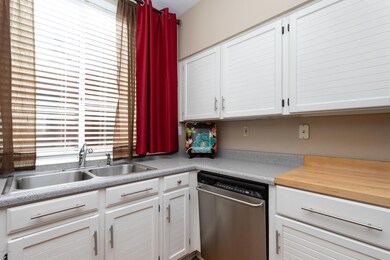 154_W_5th_St_122_06