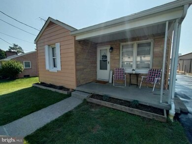 780 Jenny Wren Dr, Martinsburg, WV 25404 - photo 2