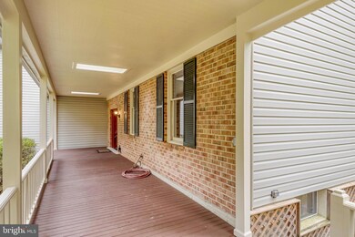 12210 Rowan Tree Dr, Fairfax, VA 22030 - photo 4