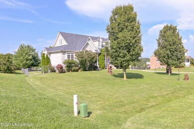 340 Grand Ave, Shepherdsville, KY 40165 - photo 3