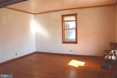 27 N F St, Keyser, WV 26726 - photo 4