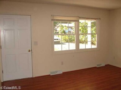 1585 Cliffwood Dr, Asheboro, NC 27205 - photo 4