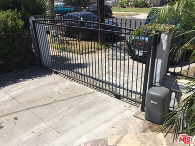 ELECTRIC GATE WITH REMOTE