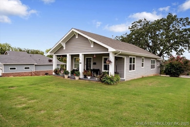 420 W 8th Ave, Bristow, OK 74010 - photo 2