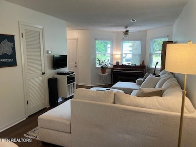 family room 2