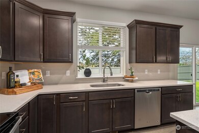 9516 Tyler Terrace Ct SE, Yelm, WA 98597 - photo 7