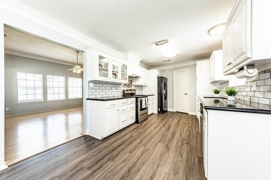 7949 Dixie Dr, Houston, TX 77087 - photo 7