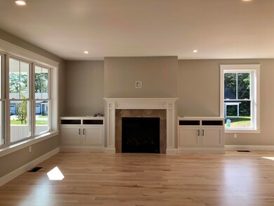 Living Room w/ Gas Fireplace