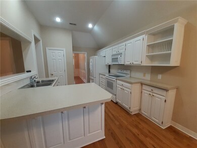 304 Coachlight Dr, Bentonville, AR 72712 - photo 4