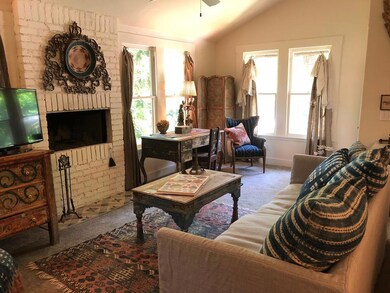 306 Cottonwood St, Fredericksburg, TX 78624 - photo 4