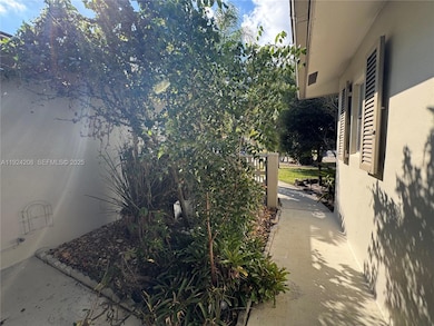 2731 N 72nd Way, Hollywood, FL 33024 - photo 4