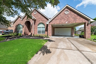 402 Overlook Dr, Friendswood, TX 77546 - photo 2