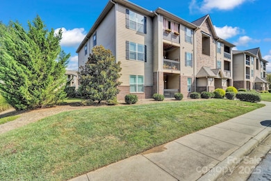 91 Brickton Village Cir unit 102, Fletcher, NC 28732 - photo 4