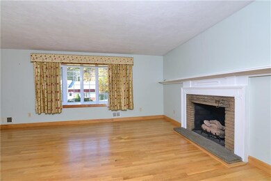 28 Oberlin Dr, Warwick, RI 02886 - photo 5