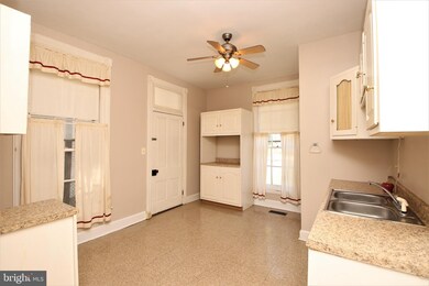 138 E Washington St, Hagerstown, MD 21740 - photo 4