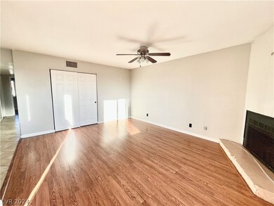 2149 Exeter Dr unit 3, Las Vegas, NV 89156 - photo 3