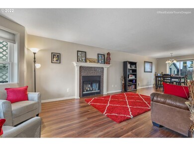 979 NE Oak Cir, Canby, OR 97013 - photo 4