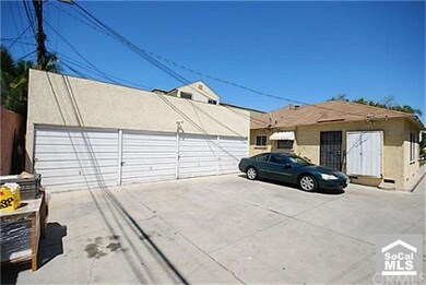 4 separate garages + 4 parking spaces