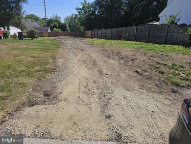 2402 Maple St, Wilmington, DE 19808 - photo 3